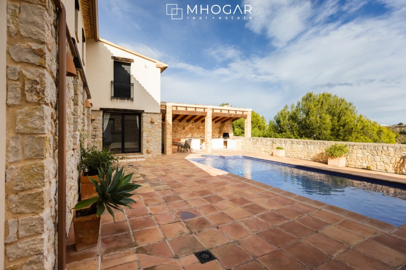 Rústica Elegancia - Casa de Campo a la venta en Benissa!